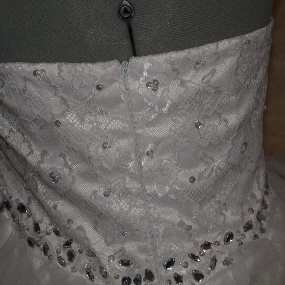 Short DRESS White Tule with Lace Top Size M/L USED4PHOTO SHOOT BY JJ'S House - Picture 9 of 11
